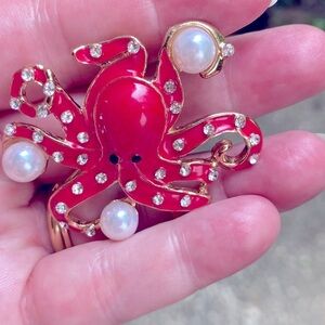 Octopus brooch
